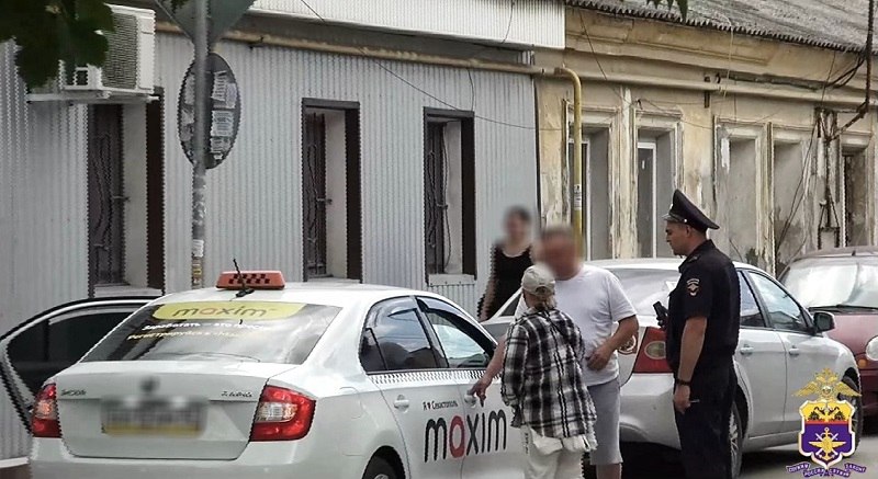 Транспортные полицейские Крыма поймали 13 незаконных таксистов