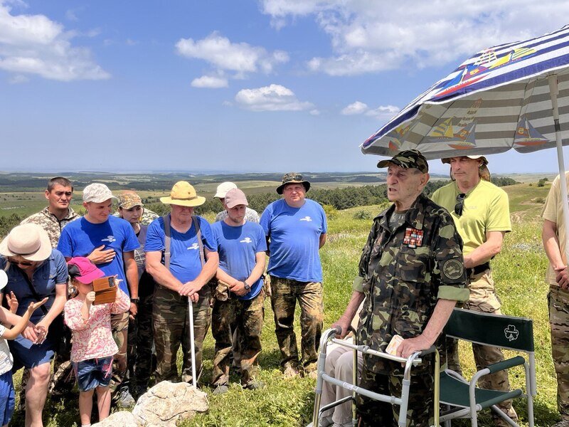 Памятный знак партизанам установили на Караби-яйле