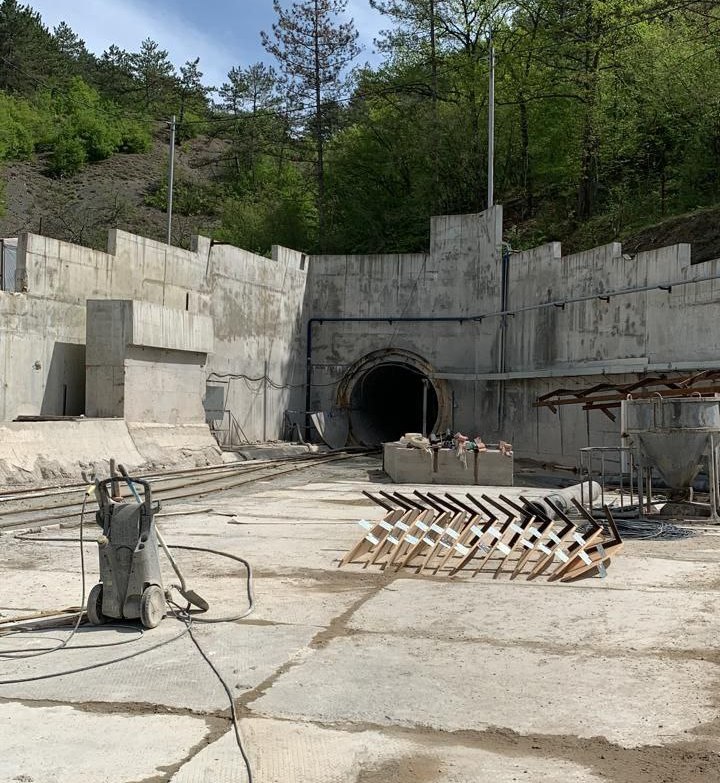  На ЮБК завершают строительство гидротоннеля