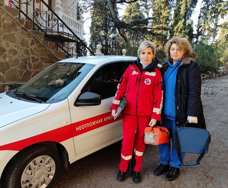 В Ялте мобильные бригады медиков обследуют инвалидов и ветеранов войны на дому