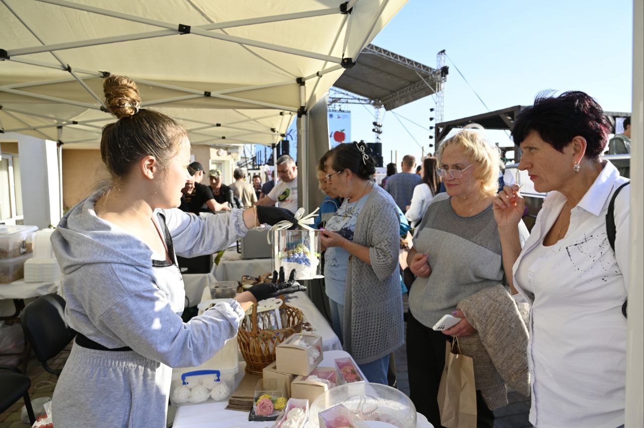 В Николаевке стартовал первый гастрономический фестиваль «Вкусно на районе»