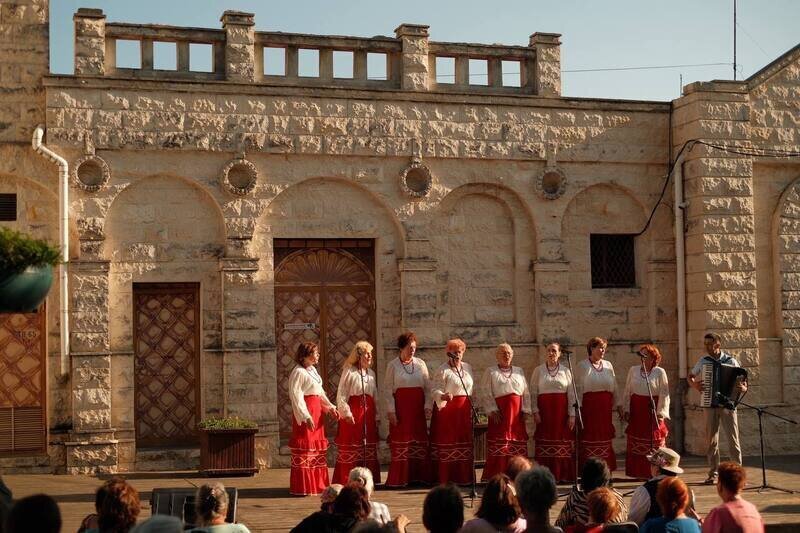 Мастер-классы, фестиваль вина, хлеба и сыра, дервиши: куда сходить на День народного единства всей семьёй