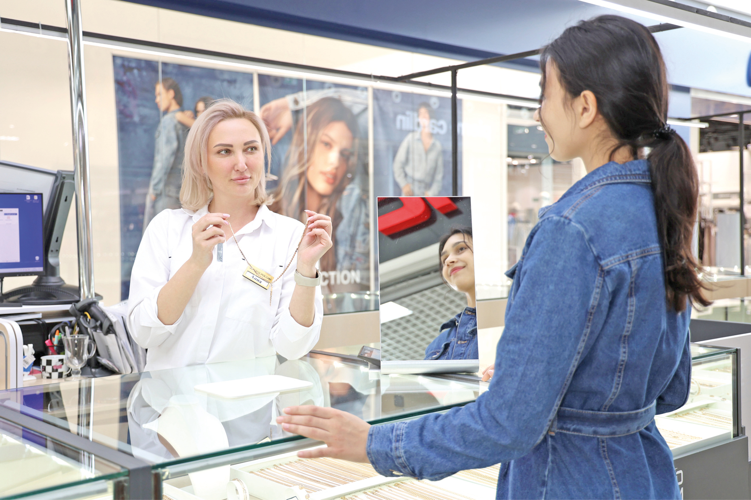 Ценообразование при рассрочке, рост социальных пенсий и упрощённое ВНЖ для талантливых иностранцев: законы апреля