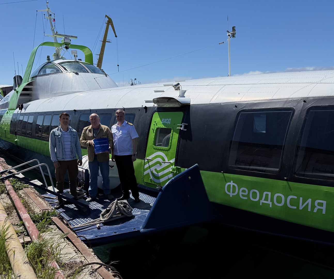 Рассекает волны и вмещает свыше 100 пассажиров: в Крыму завершено строительство скоростного судна "Феодосия"