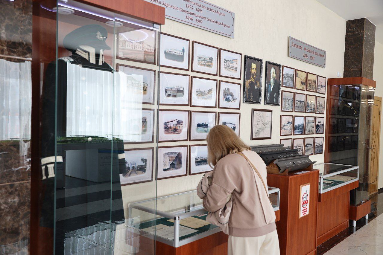 В Симферополе открылся обновленный музей Крымской железной дороги - фоторепортаж