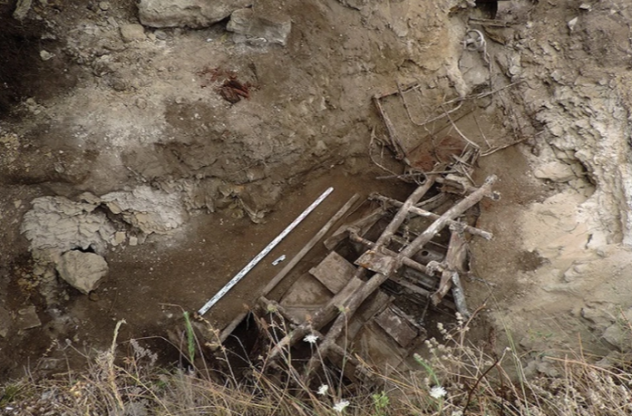 В Аджимушкайских каменоломнях среди горы мусора нашли останки бойца  