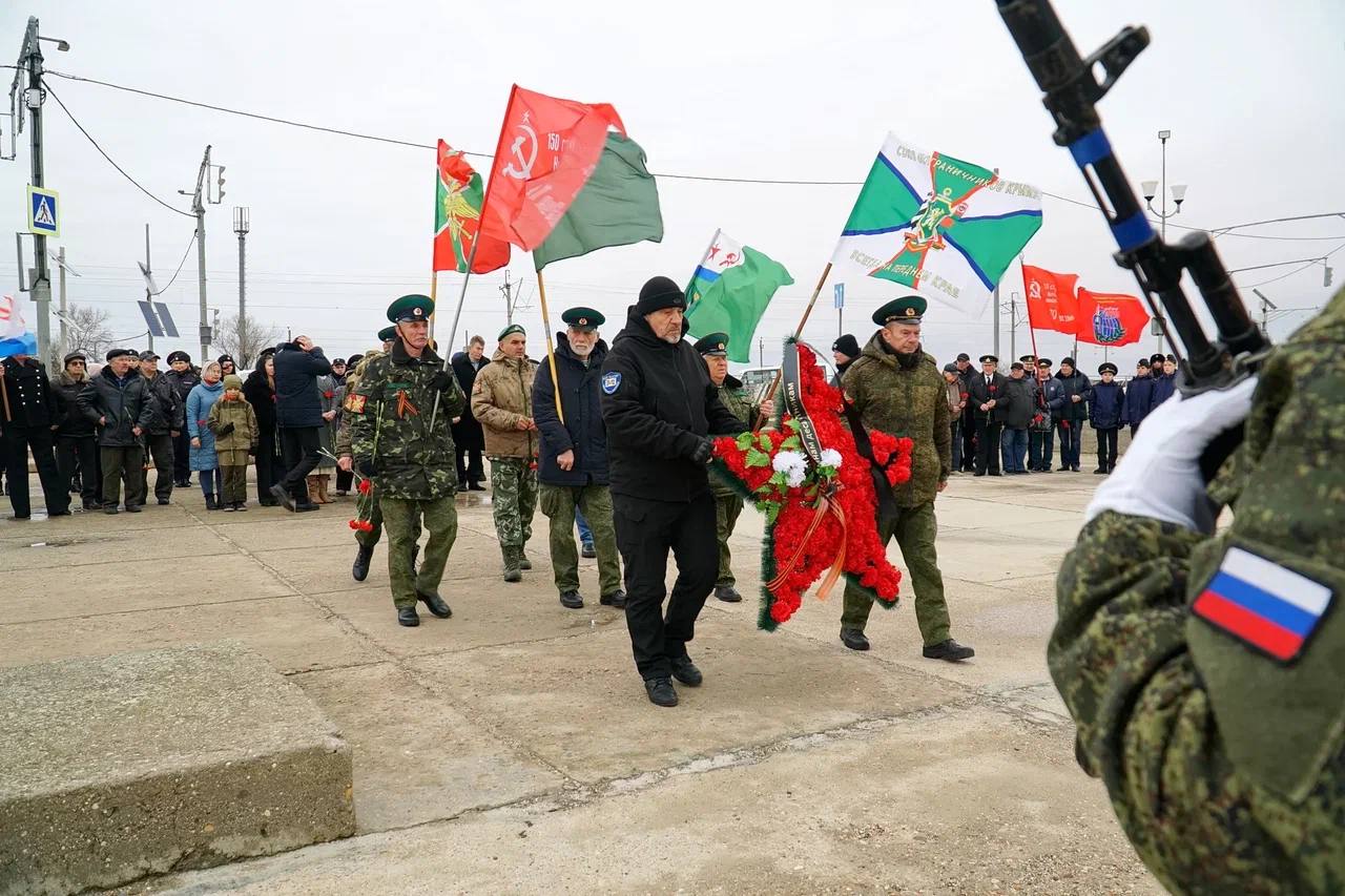 В Евпатории почтили память участников морского десанта 1942 года
