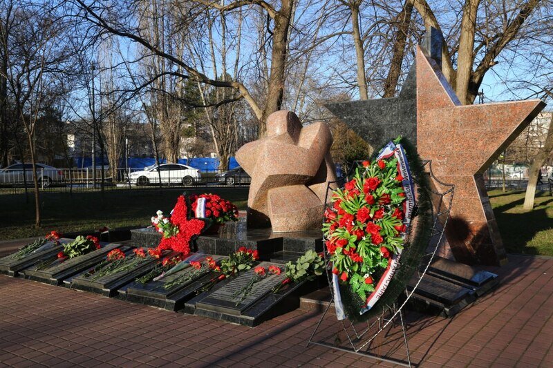 Какой сегодня день: 15 февраля