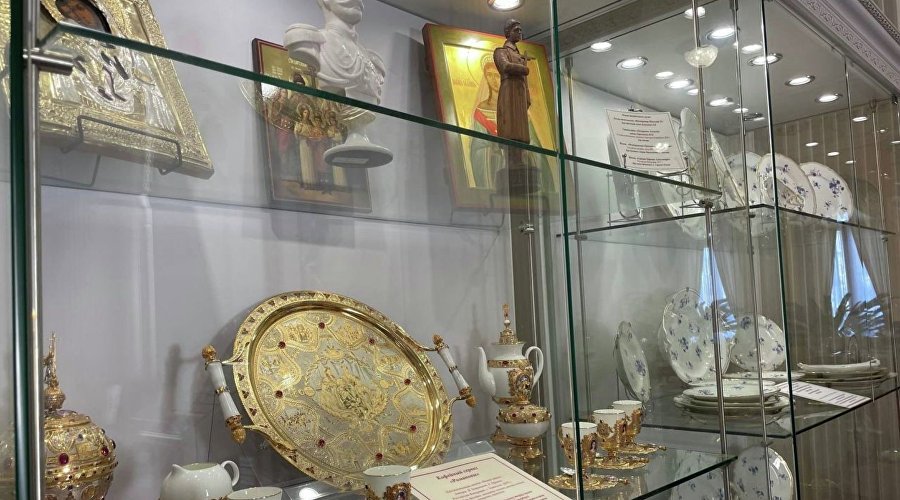 В Ливадийском дворце открылась выставка раритетов
