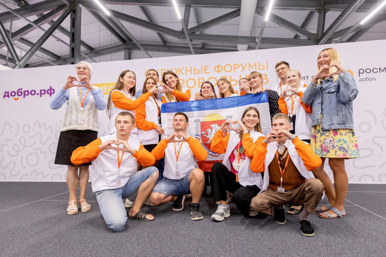 Аксёнов: в Крыму тысячи добровольцев выполняют свою благородную миссию