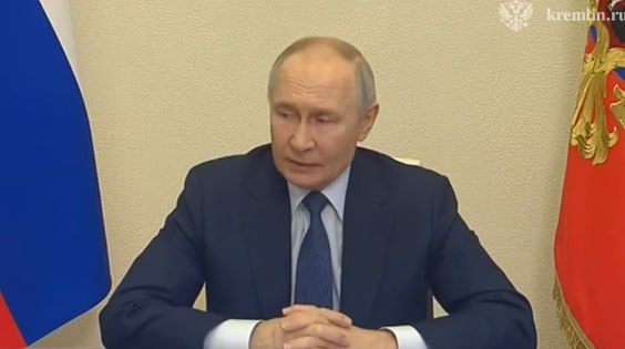 Владимир Путин поручил создать штаб для ликвидации последствий разлива мазута в Керченском проливе