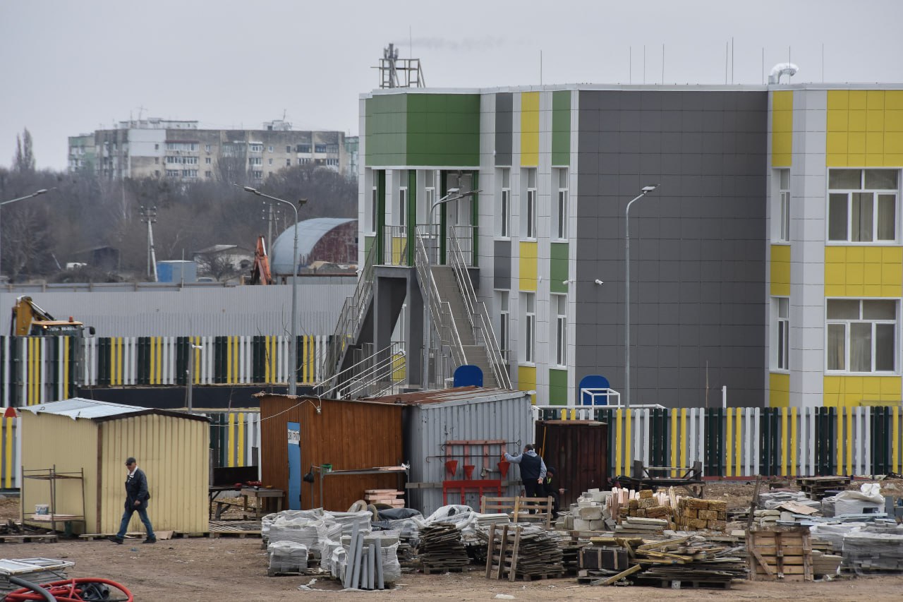 В Симферопольском районе завершают строительство нескольких детских садов 