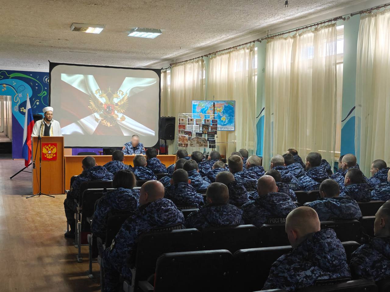 Заместитель муфтия Крыма рассказал росгвардейцам о любви к Родине и межнациональном братстве