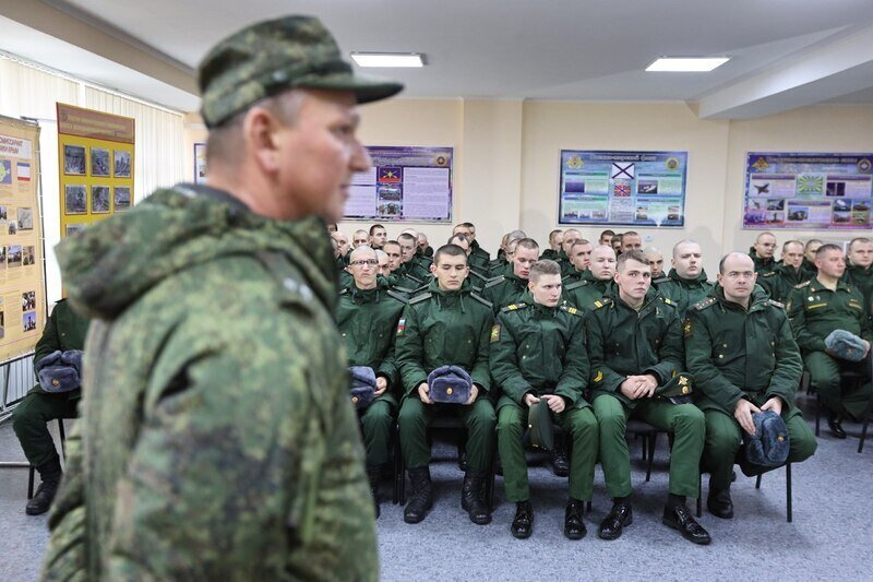 В Симферополе проводили призывников к месту службы