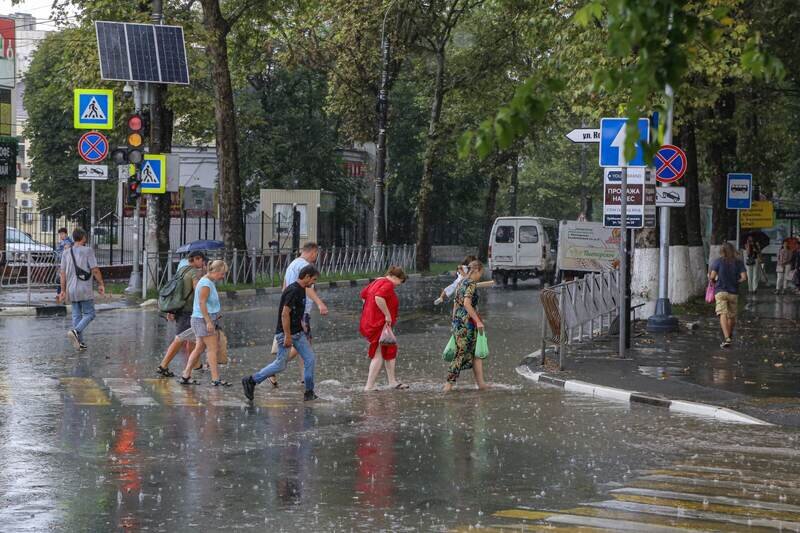 В конце рабочей недели крымчан ждут ливни и сильный ветер