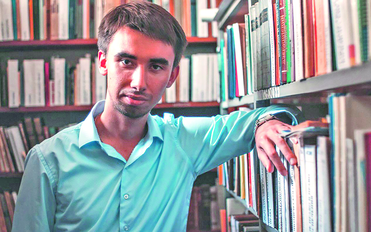 О новых методиках в литературе, языке в соцсетях и уроках о "счастье": интервью победителя регионального этапа «Учитель года России – 2024»