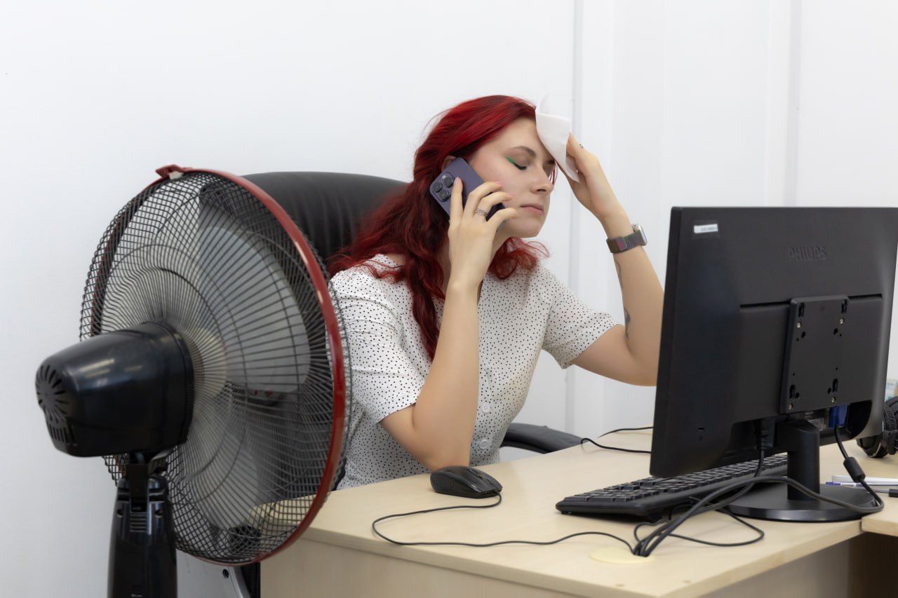 Эксперт рассказала о причинах «нересурсного» состояния во время жары и как из него выйти