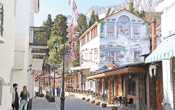 Город с хитрым именем: чему радуются и на что жалуются жители Алупки