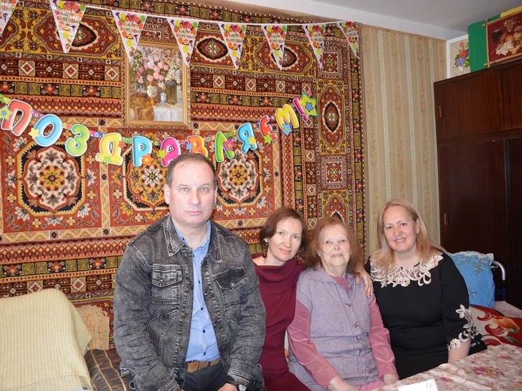 Ветеран труда из Гаспры отметила 90-летний юбилей