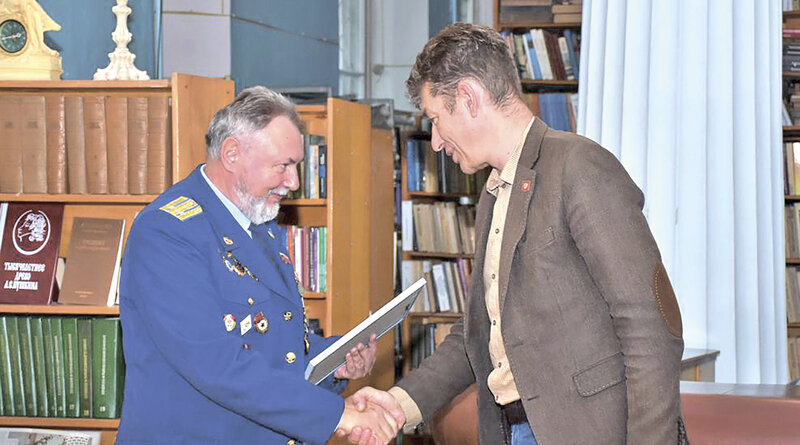В Крыму презентовали книгу исследователя Александра Петрова «Дуранте (Стойкие)»
