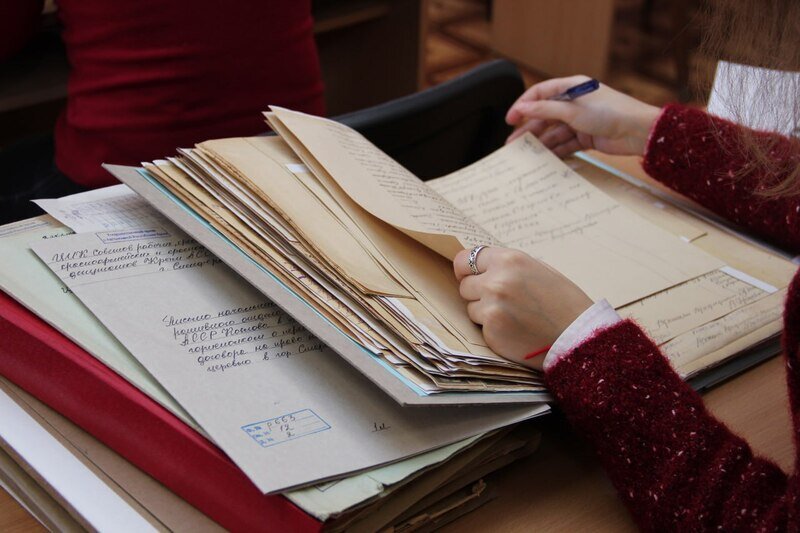 Нужны средства и ресурсы: какими темпами идёт оцифровка документов в Госархиве Крыма