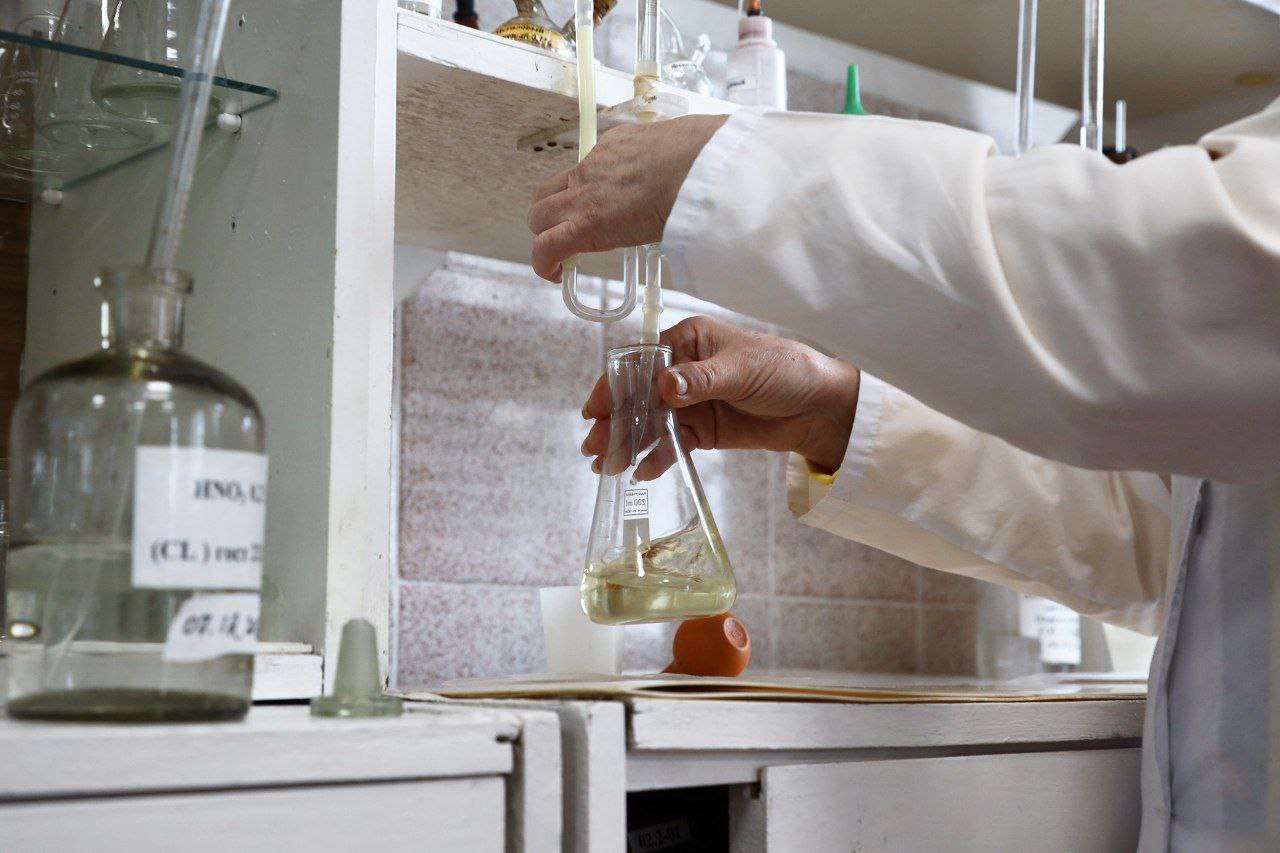 Как в Крыму производят косметику из сакских грязей - фоторепортаж