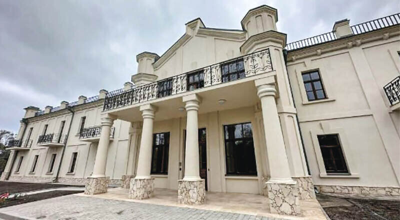 В Евпатории завершили строительство админкорпуса детского реабилитационного центра