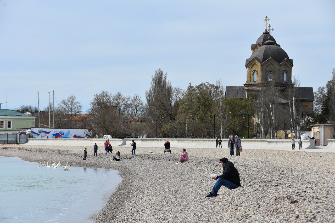 В Евпатории не зафиксировано новых выбросов мазута