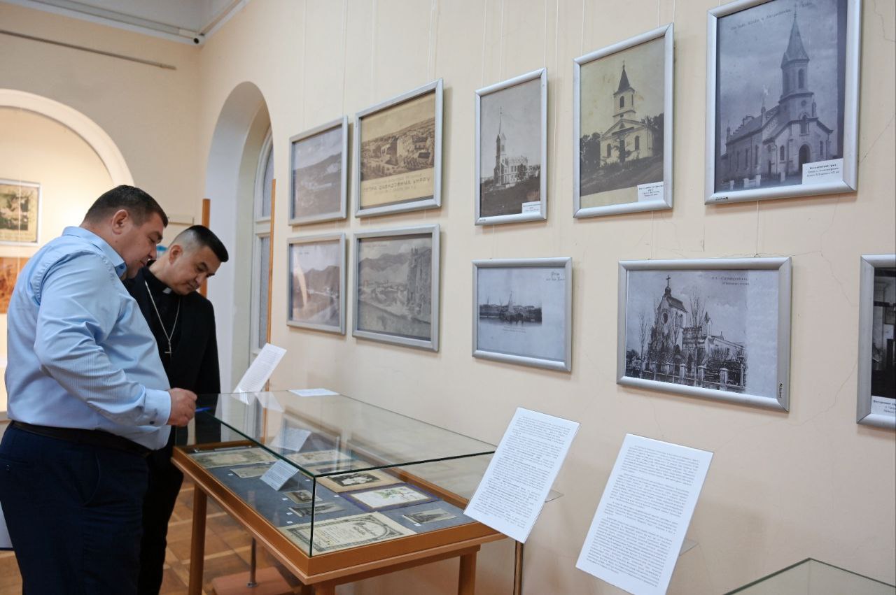 В Симферополе открылась выставка, посвященная 220-летию переселения немцев в Крым