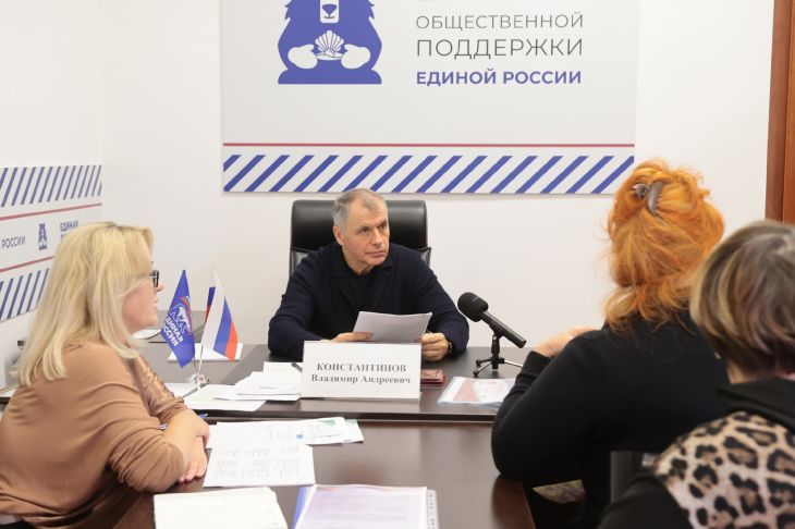 Более 3,5 тысяч приёмов граждан провели депутаты в Крыму с начала года