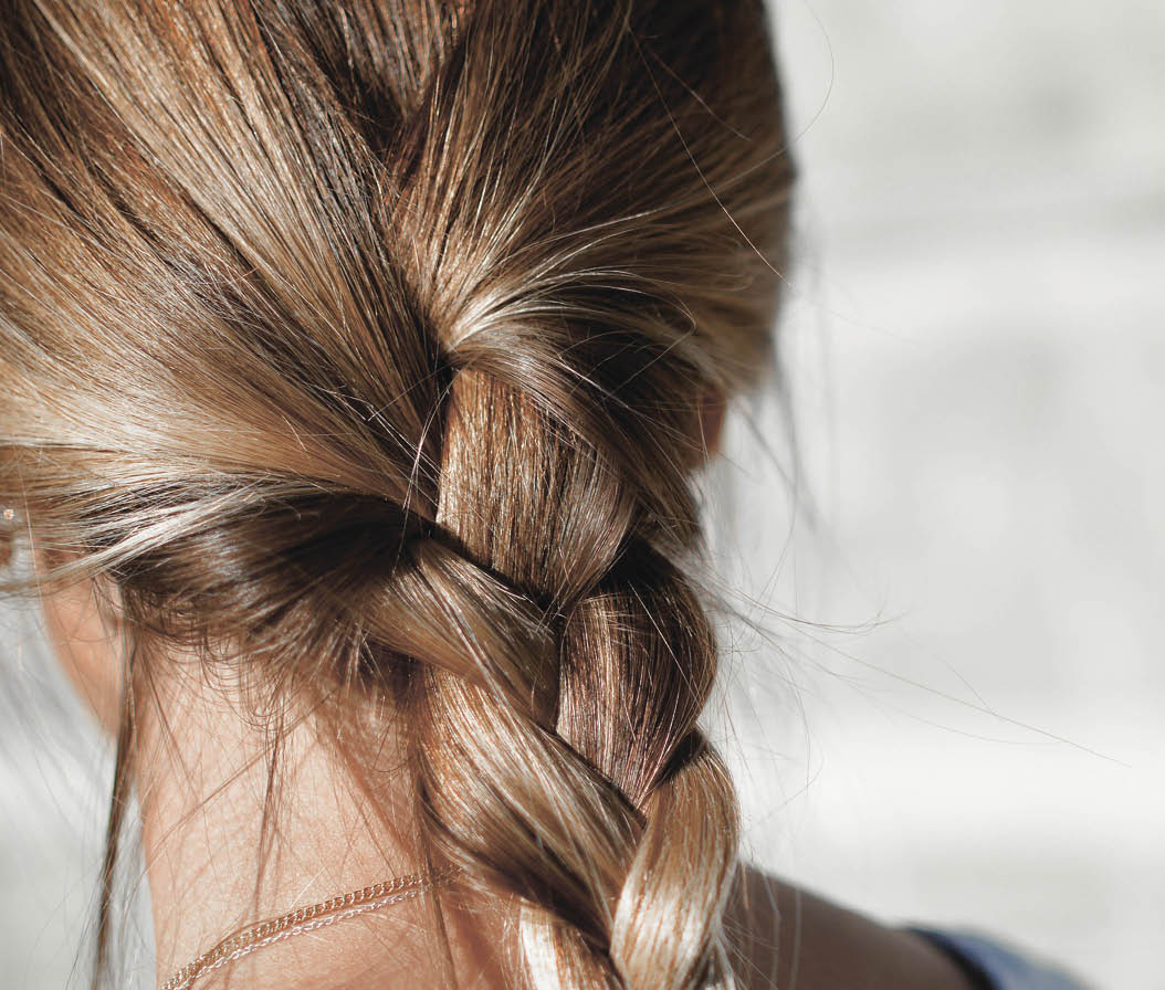 Стресс и эндокринные заболевания: причины выпадения волос