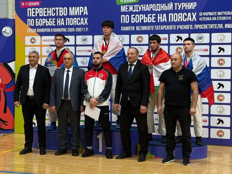 Крымчанин стал победителем Первенства мира по борьбе на поясах