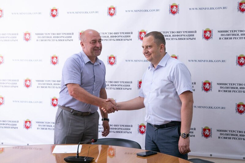 Михаил Назаров представил нового врио министра внутренней политики, информации и связи Крыма 