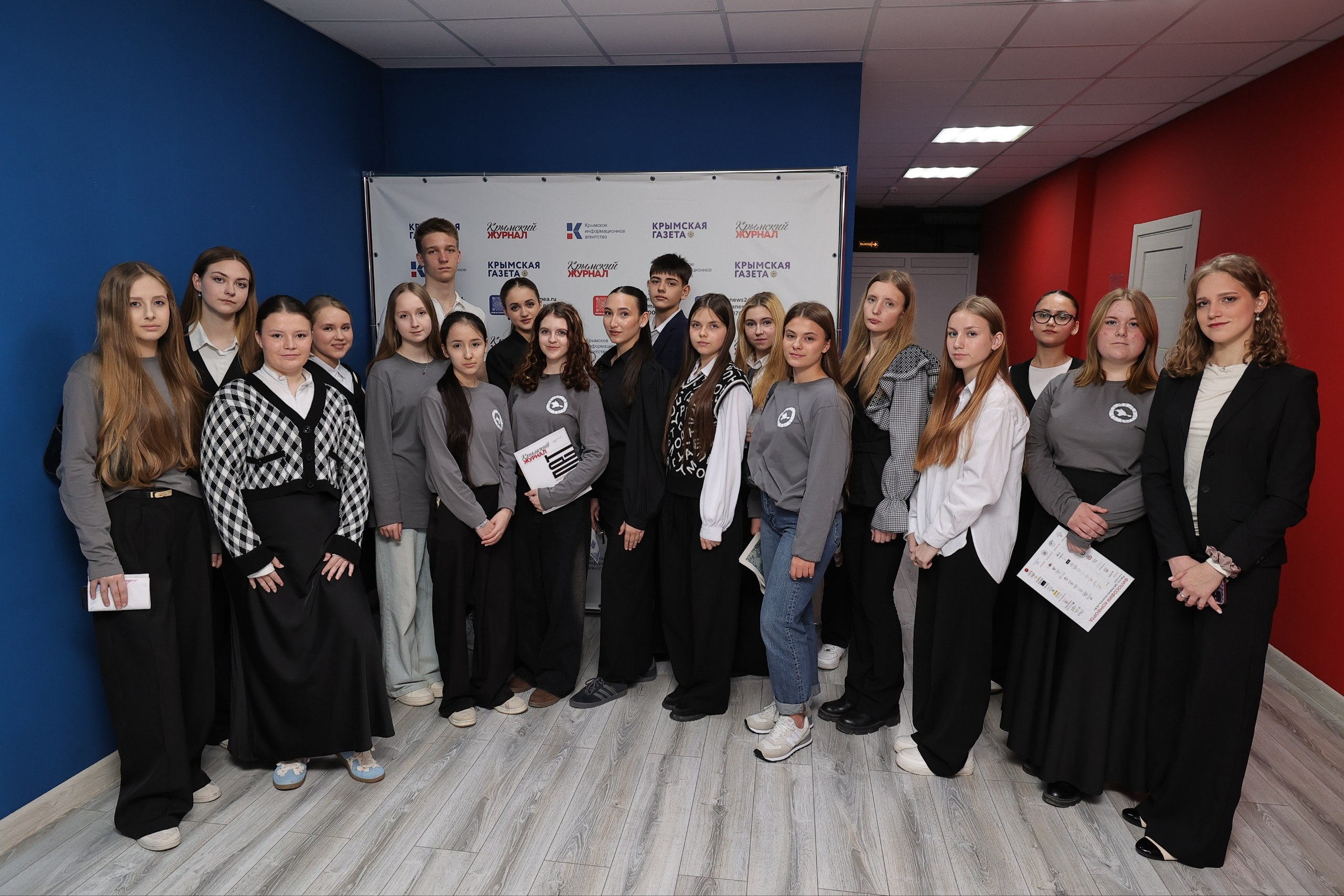 Министры внутренней политики, информации и связи РК посетили редакцию "Крымской газеты"