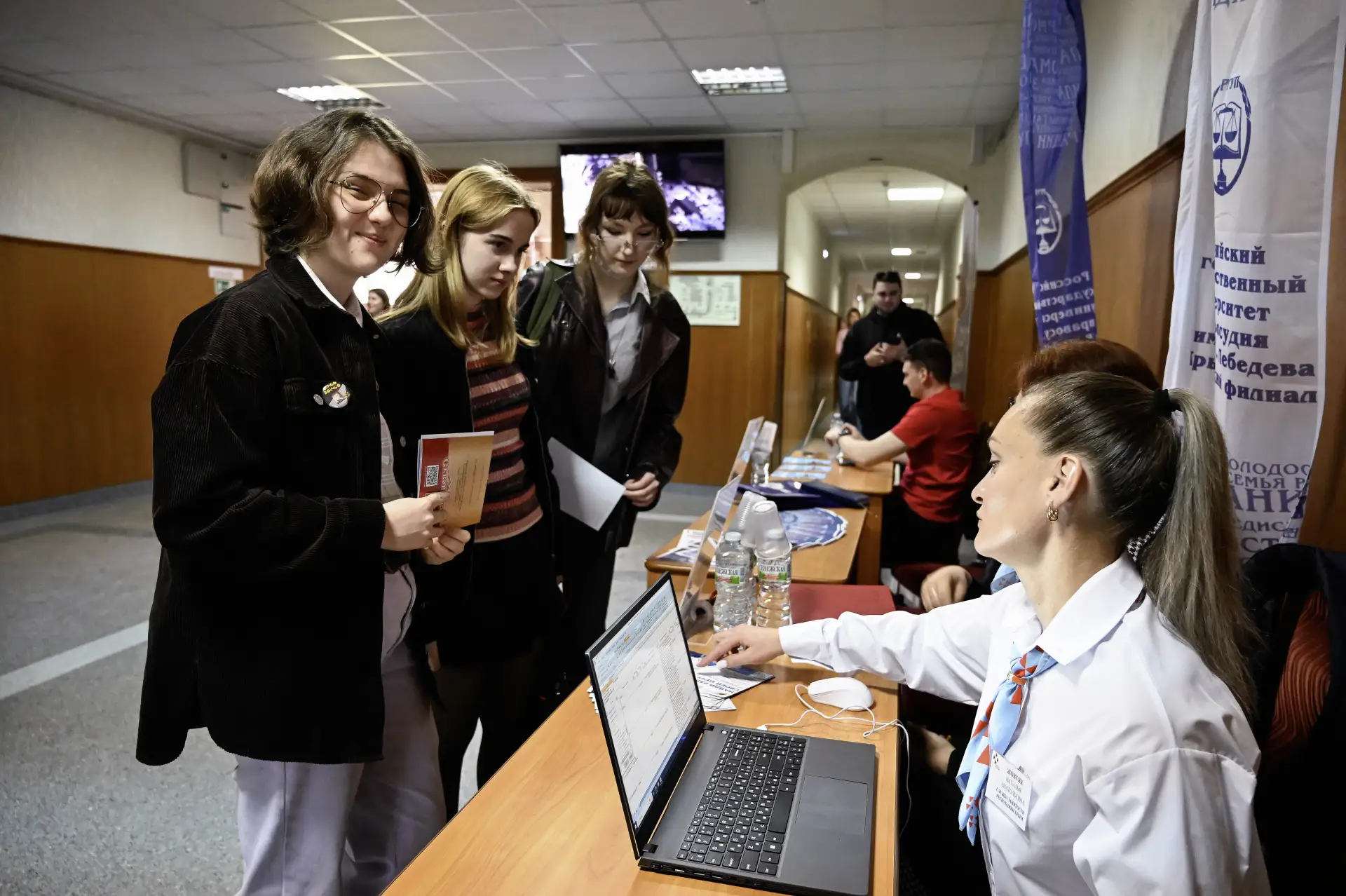 В Крыму прошёл конкурс агитбригад «Сделать выбор необходимо: работать на благо любимого Крыма»