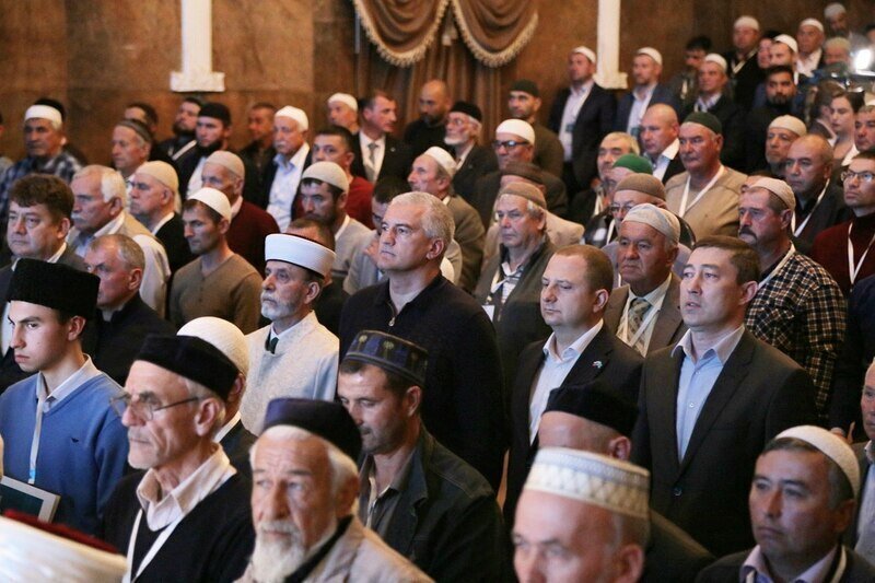 Сергей Аксёнов принял участие в открытии VII Курултая мусульман Крыма