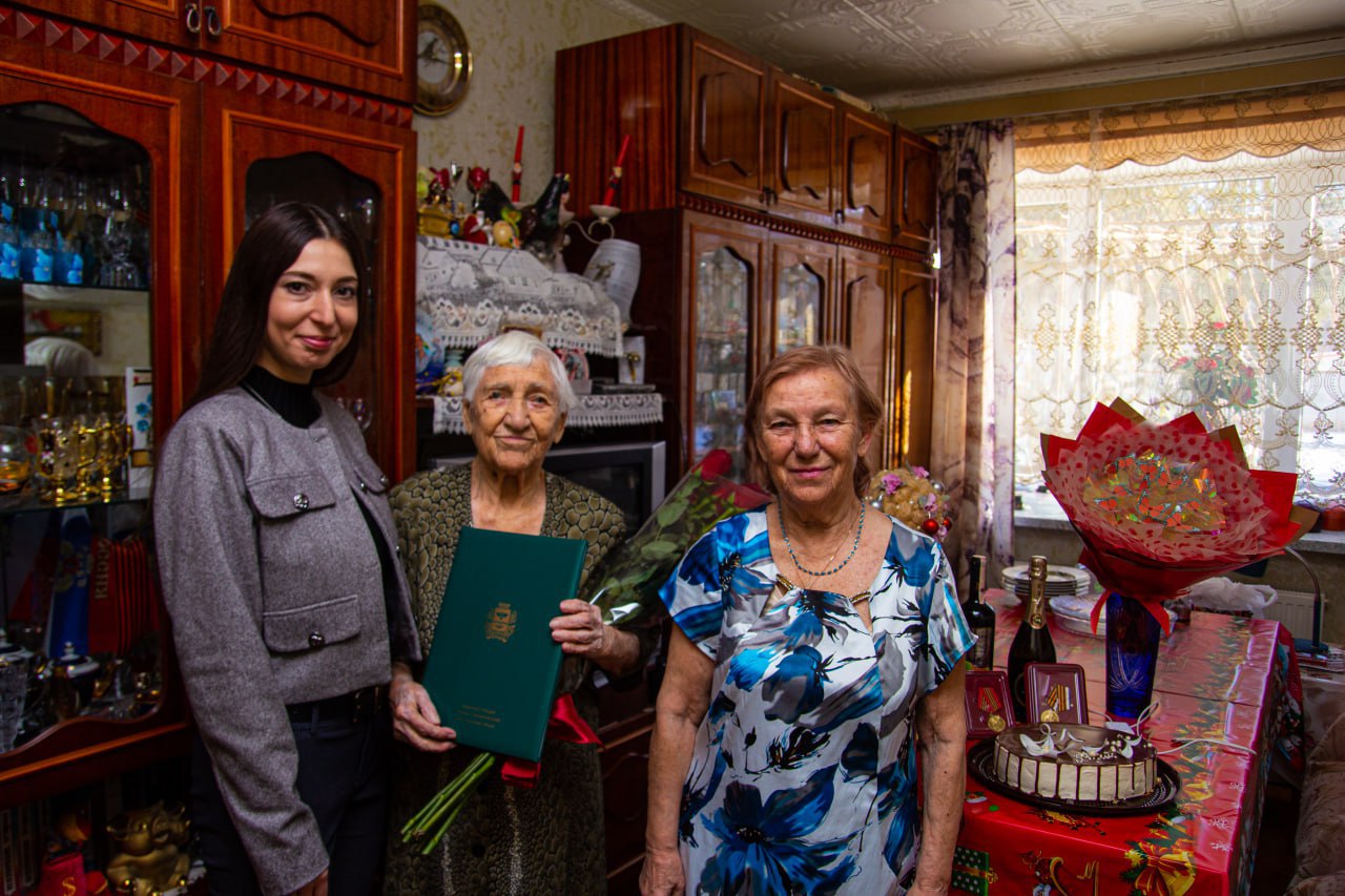 Ветеран, бухгалтер, долгожитель: жительница Симферополя Анна Скогорева отмечает 104-летие