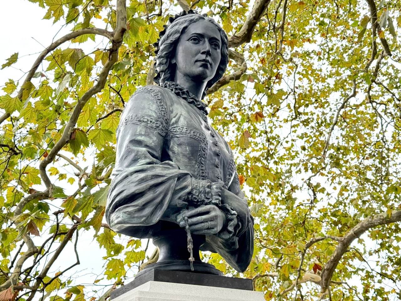 В Ливадийском дворце открыли бюст императрицы Марии Александровны