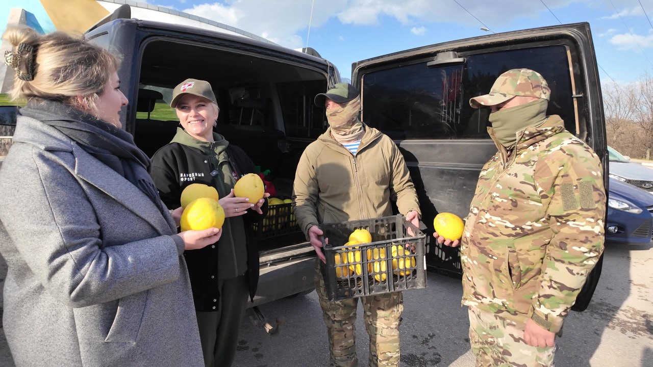Партию гигантских лимонов передали из Крыма бойцам в зону СВО