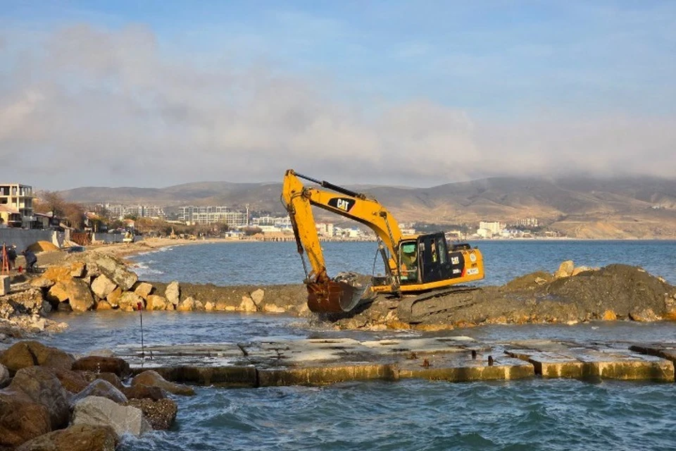 Крымчане обращаются к Президенту по ситуации с набережной в Коктебеле