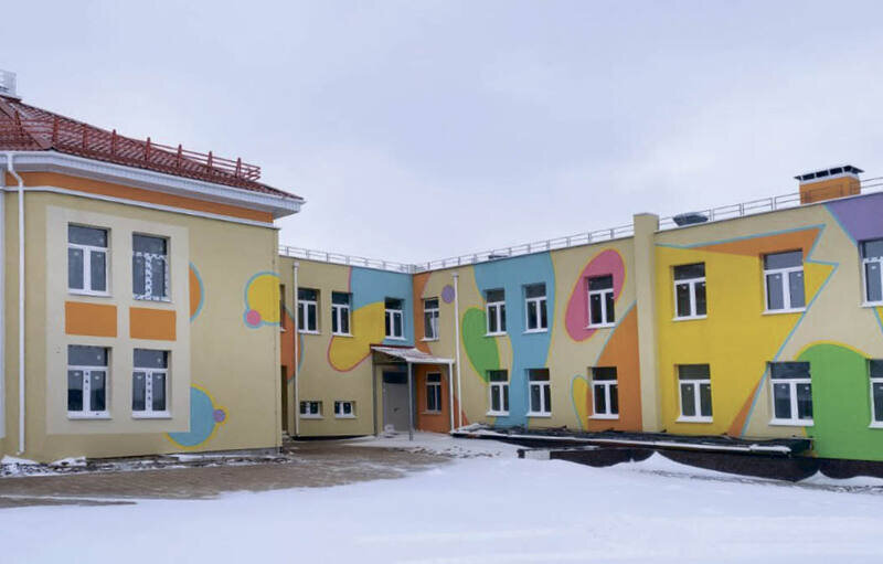 В пгт Гвардейское завершают строительство детского сада