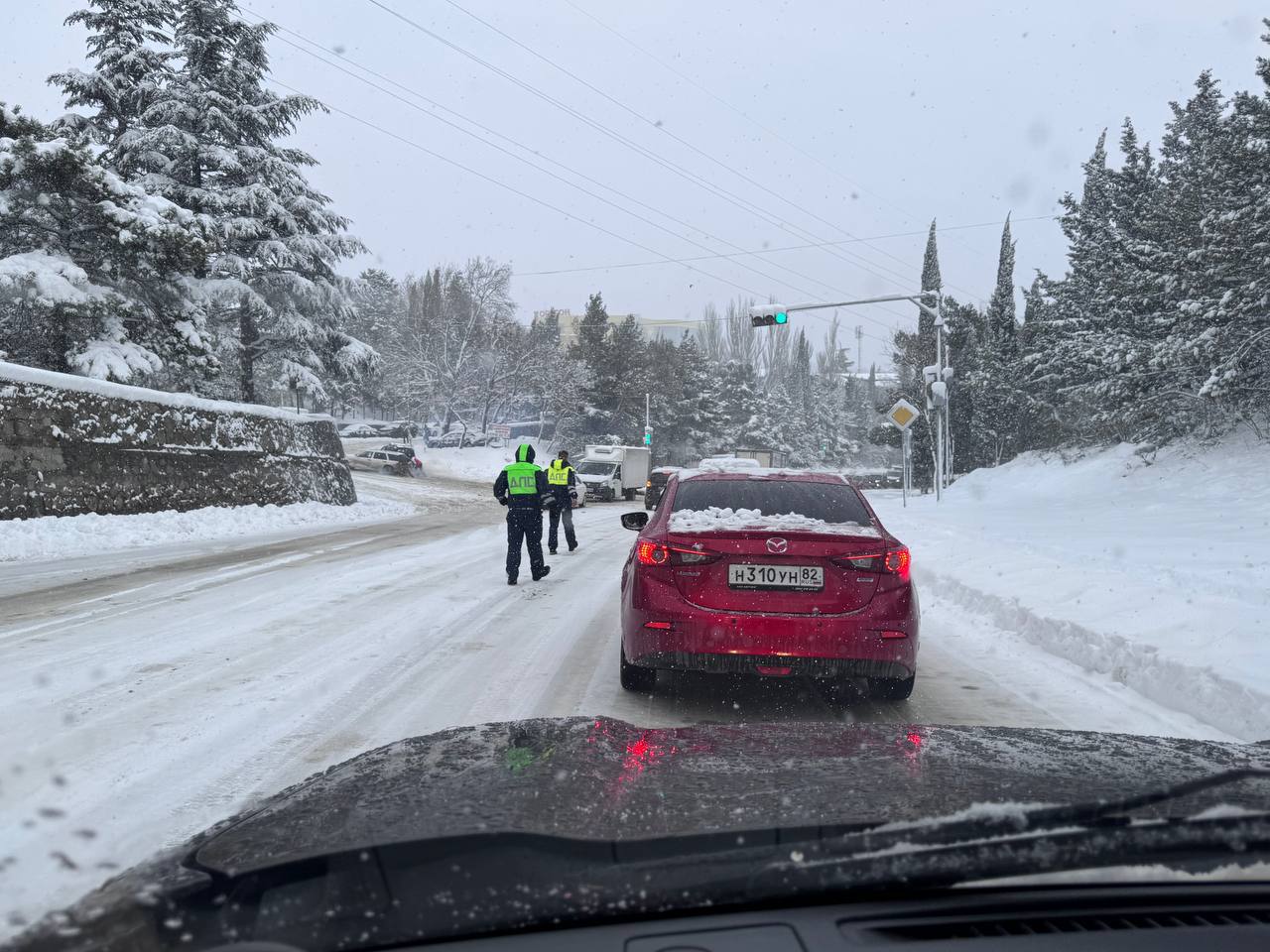 Обстановка остаётся сложной: ситуация на дорогах Южного берега Крыма