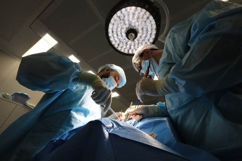 Кардиохирург рассказал о тревожных сигналах проблем с сердцем 