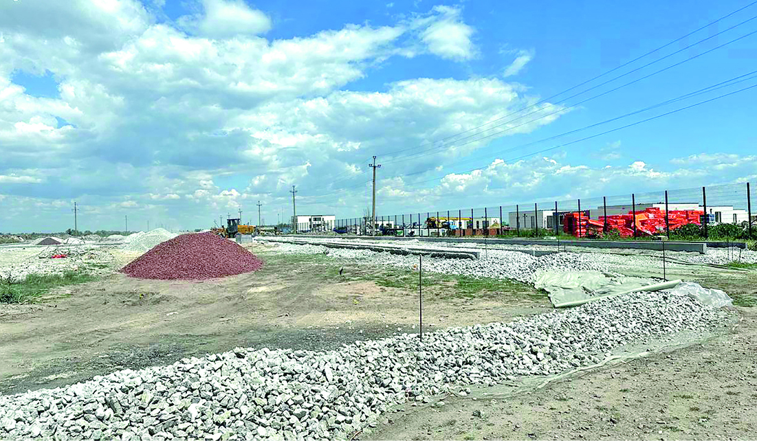 На Арабатской стрелке началось строительство нового города и дороги в Крым