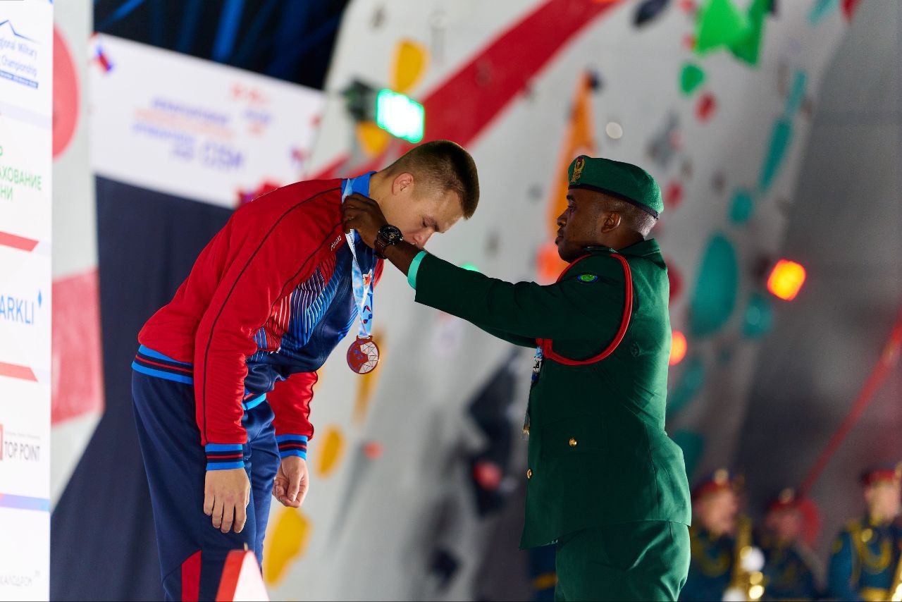 Крымчанин завоевал две медали на международных стартах по скалолазанию