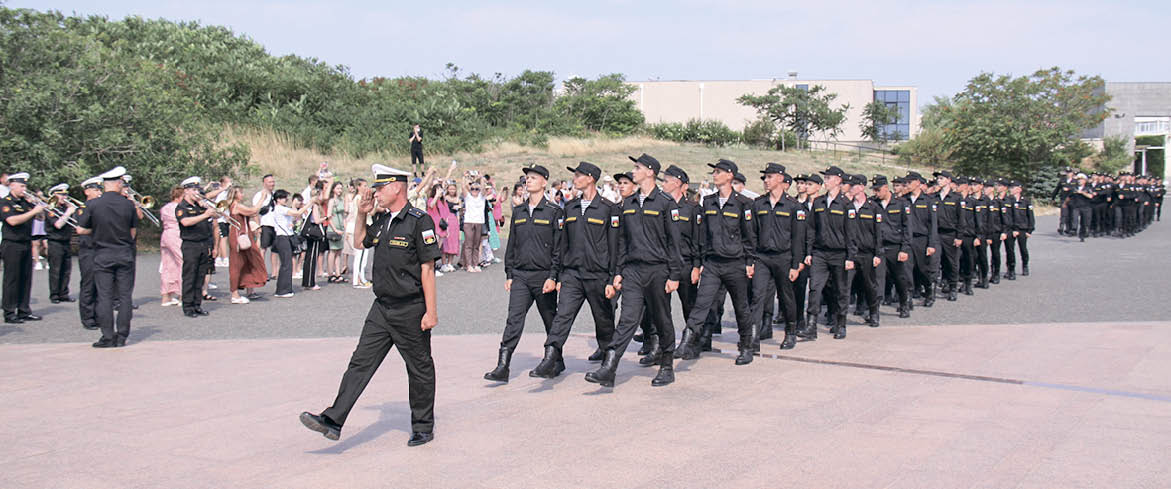 В Севастополе привели к военной присяге морских пехотинцев ЧФ