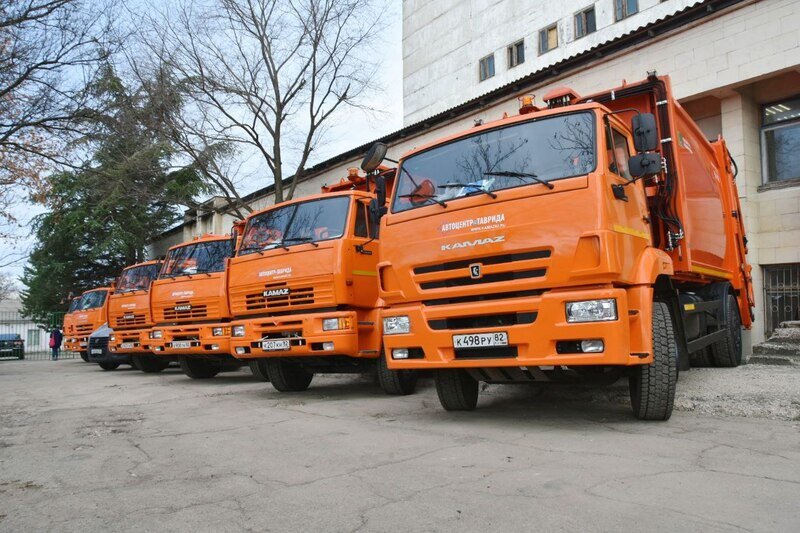 Крым получил 238 машин для коммунальных предприятий 