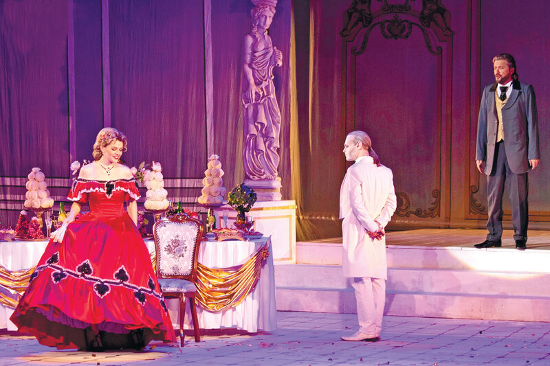 Погнали на «Антигонки»: куда сходить и что посмотреть с 14 по 20 апреля