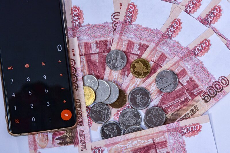 Благодаря вмешательству прокуратуры Крыма сотрудники 14 предприятий получили зарплату