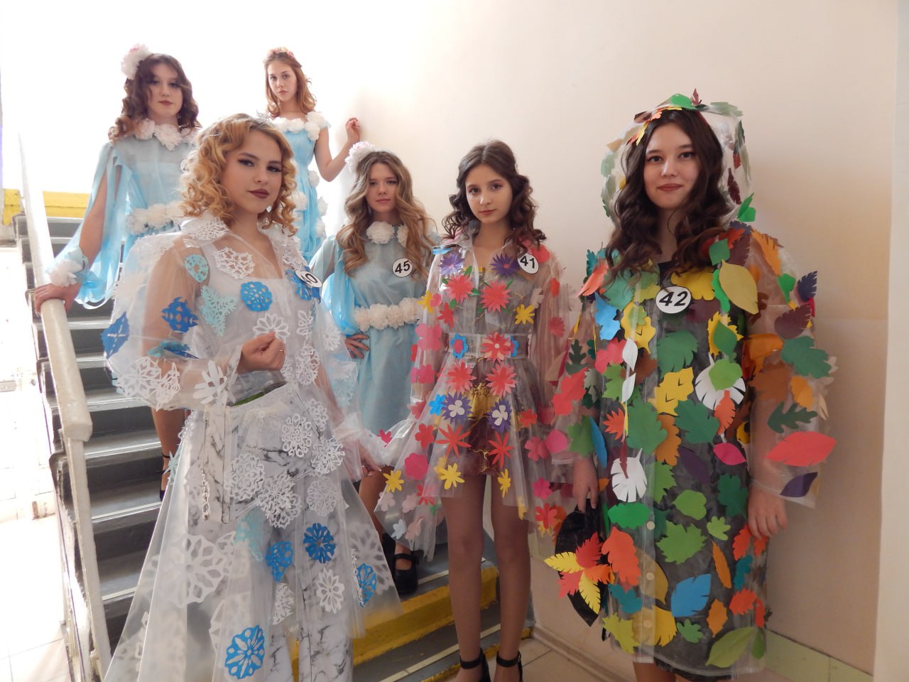 В Симферополе прошёл показ одежды из нетрадиционных материалов 